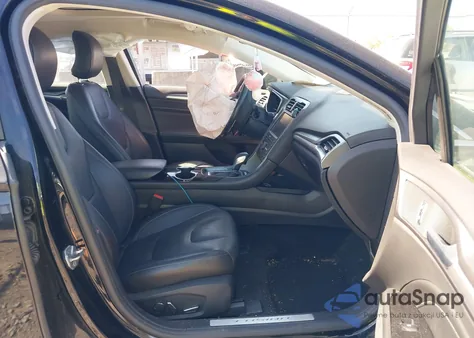 2016 Ford Fusion Titanium из США, поврежденный, VIN 3FA6P0D95GR272235